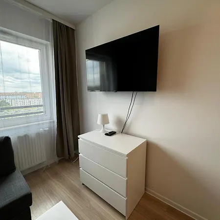 Studio Plaza Iv